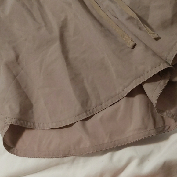 Shorts - Picture 3 of 4